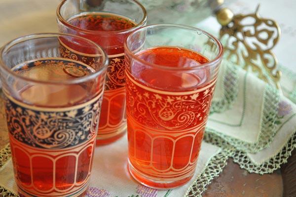 طرز تهیه شربت جلاب و آشنایی با خواص بی نظیر آن طرز تهیه شربت جلاب و آشنایی با خواص بی نظیر آن